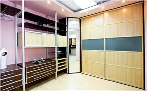 ארון עץ מלא